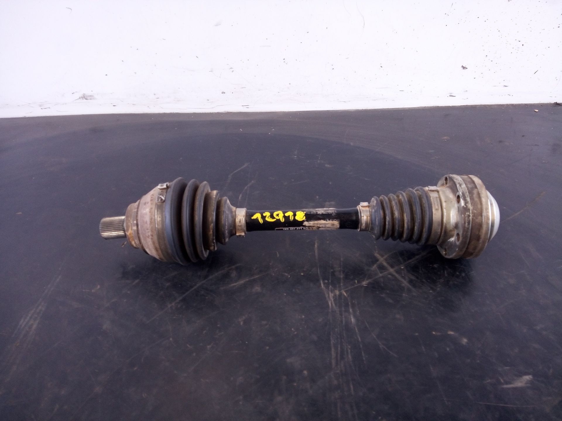 TRANSMISION DELANTERA IZQUIERDA VOLKSWAGEN SCIROCCO (138) 1K0407271NQ / P1-B6-43 / 0500028258 1K0407271NQP1B6430500028258