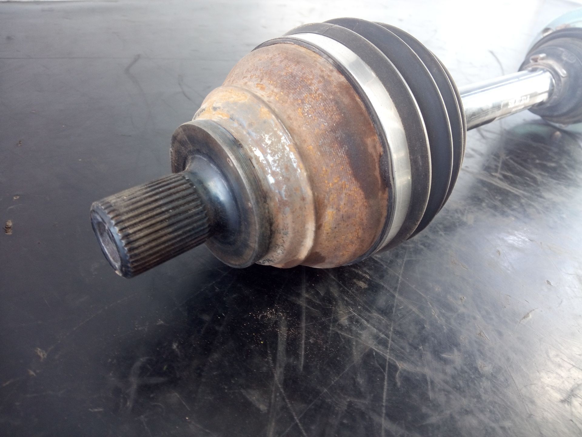 TRANSMISION DELANTERA IZQUIERDA AUDI Q2 5Q0407271H / P1-B6-43 / 0500155440 5Q0407271HP1B6430500155440 - Vista 2