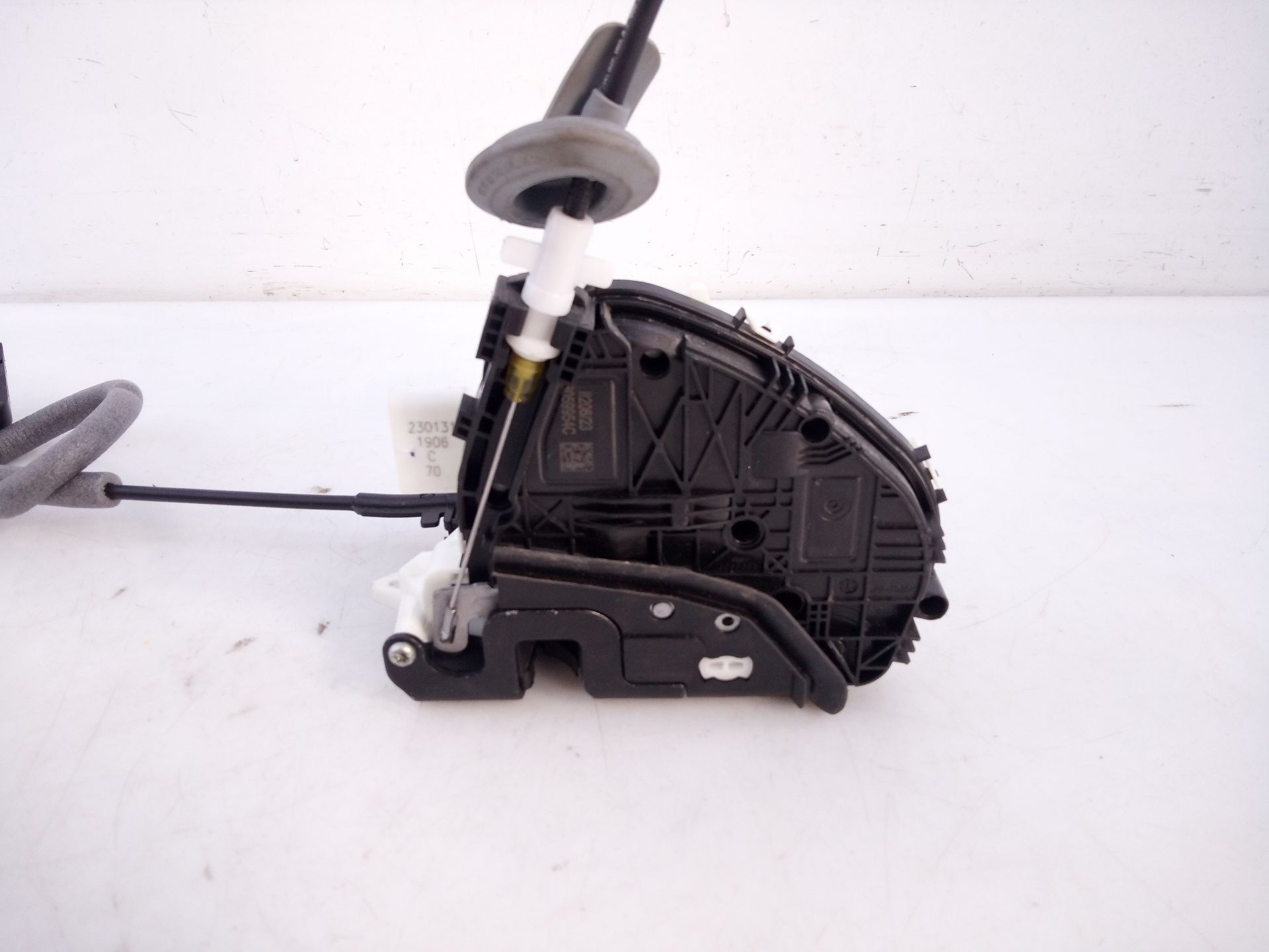 CERRADURA PUERTA DELANTERA DERECHA VOLKSWAGEN TOUAREG 8J1837016G / E1-B6-40-1 8J1837016GE1B6401 - Vista 2