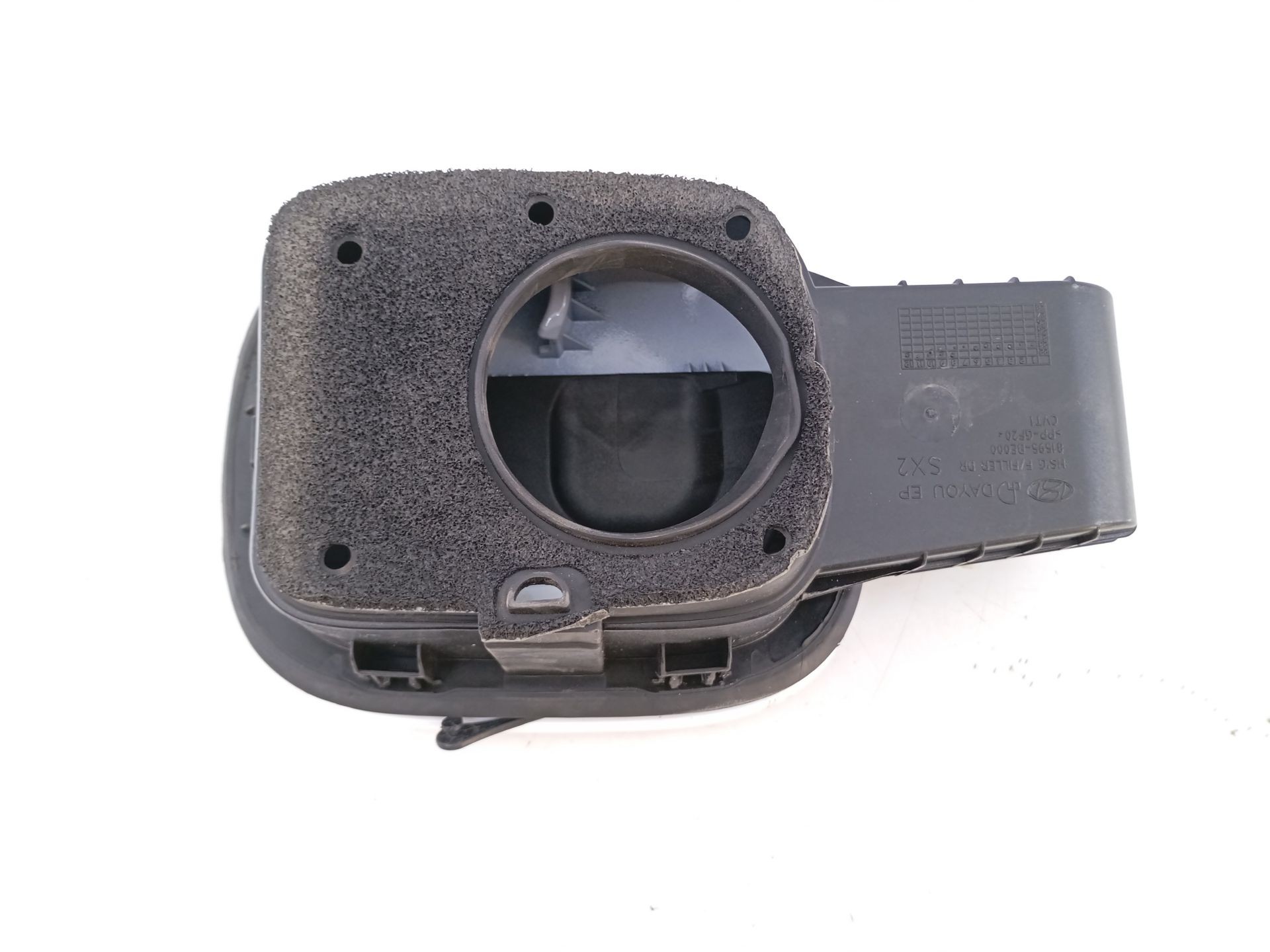 TAPA EXTERIOR COMBUSTIBLE HYUNDAI KONA 2 81595BE000 / E2-B5-59-2 81595BE000E2B5592 - Vista 3