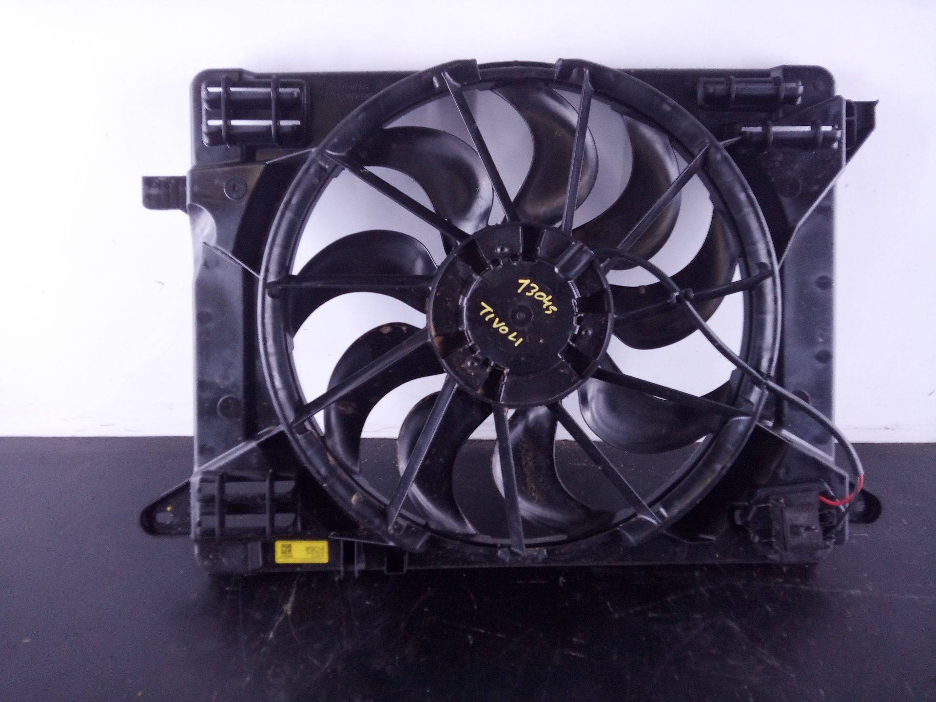 F00S3D2073 RADIATOR COOLING FAN / P2-B9-8 / 2132037200