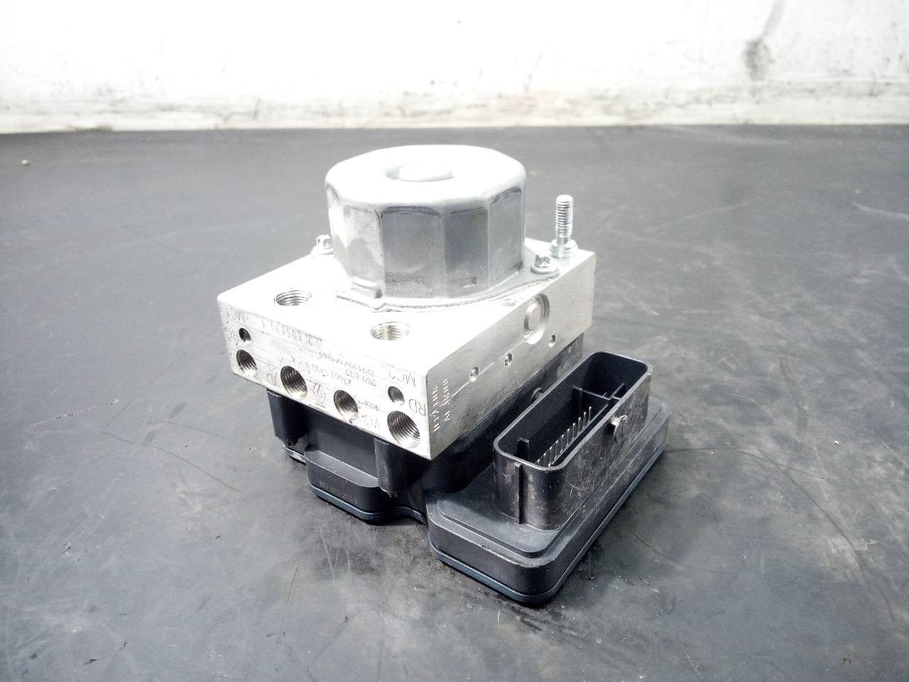 ABS DACIA SANDERO 476605492R / P3-B8-28-2 476605492RP3B8282 - Vista 2
