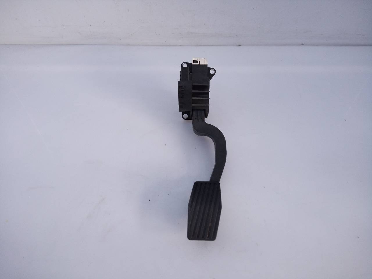PEDAL ACELERADOR OPEL CORSA E 13305804 / E2-B6-54-1 / 29917C21 13305804E2B654129917C21