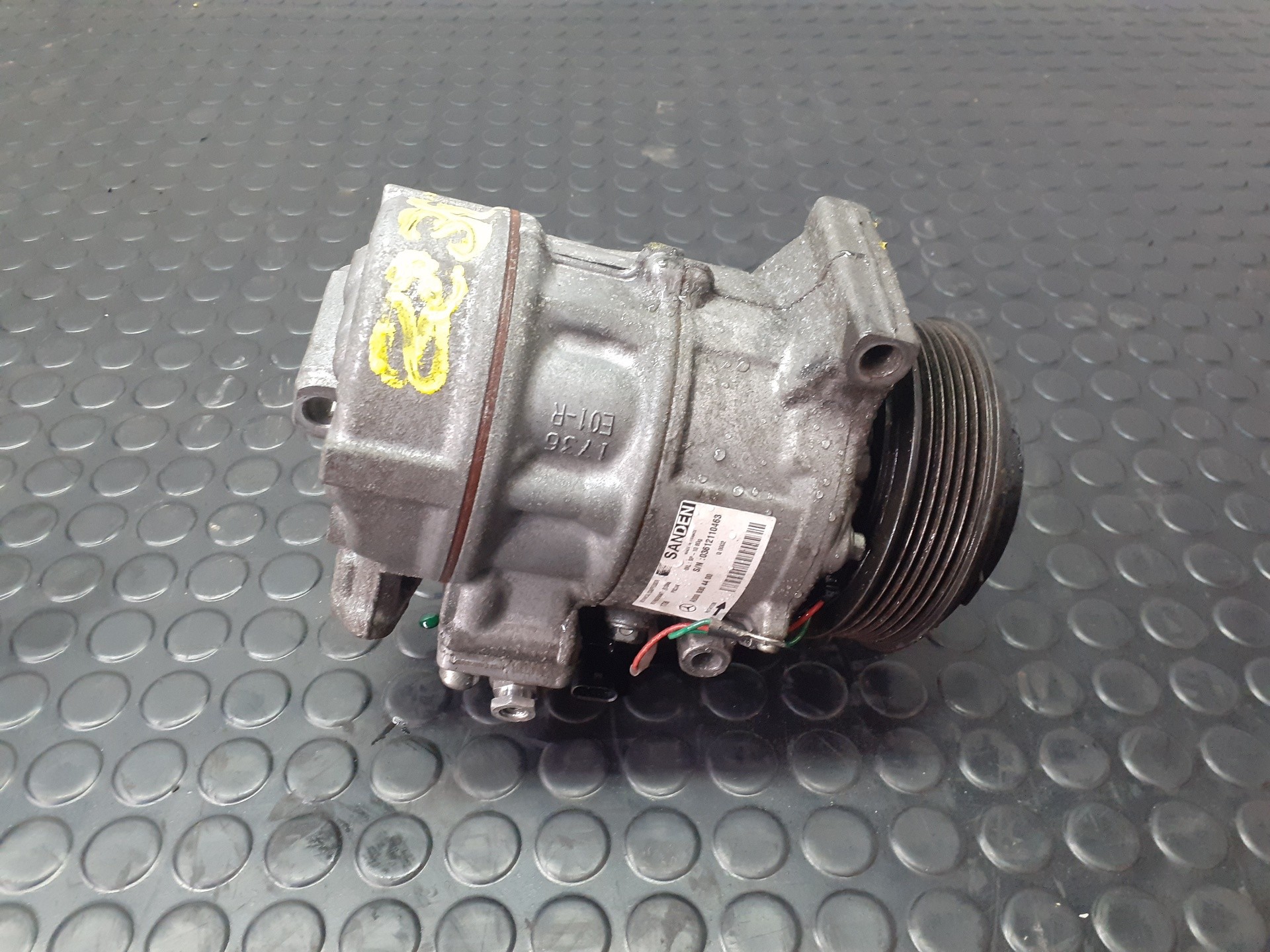 A0008304400 COMPRESSEUR DE CLIMATISATION / P3-A2-3-1 / 03612110463 / 2164089 POU - Photo 1/10