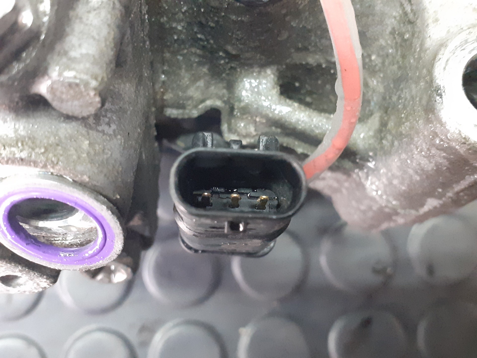 A0008304400 COMPRESSEUR DE CLIMATISATION / P3-A2-3-1 / 03612110463 / 2164089 POU - Photo 3/10