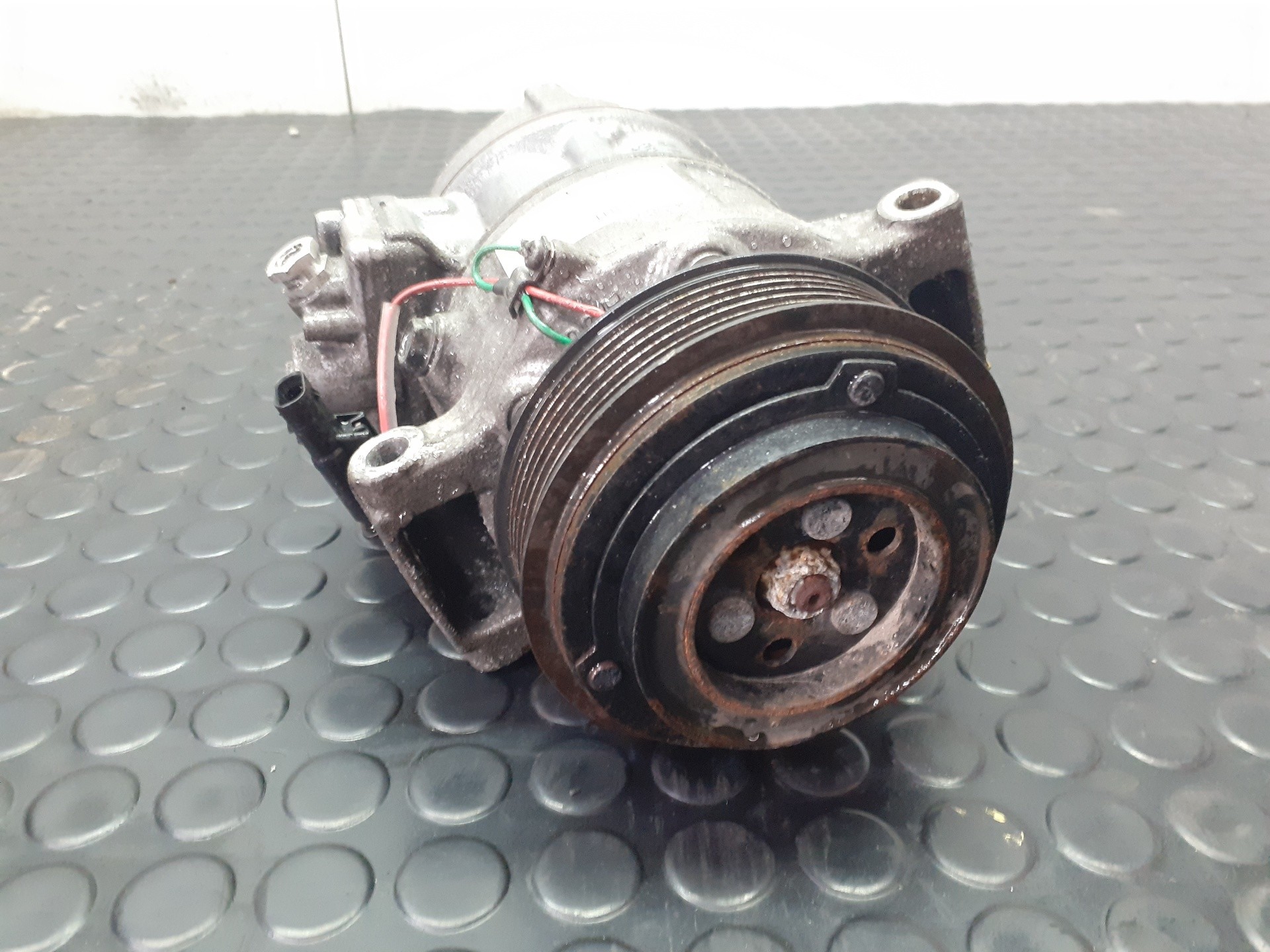 A0008304400 COMPRESSEUR DE CLIMATISATION / P3-A2-3-1 / 03612110463 / 2164089 POU - Photo 6/10