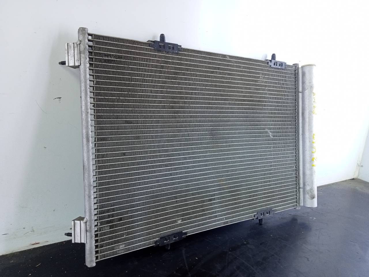 CONDENSADOR / RADIADOR AIRE ACONDICIONADO PEUGEOT 2008 (P1) 9683562980 / P2-B5-7 / M143443 9683562980P2B57M143443 - Vista 2