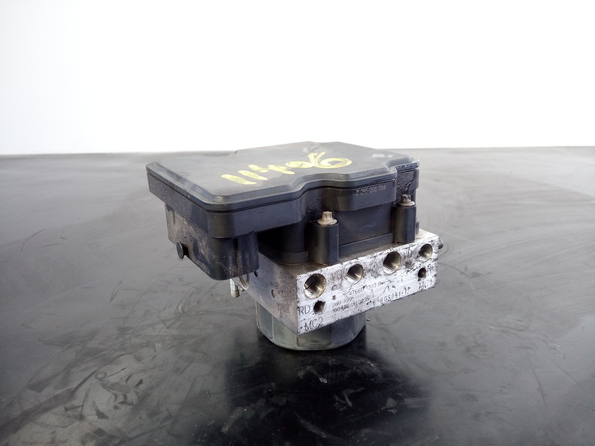 ABS DACIA SANDERO 476601203R / P3-B8-28-3 / 2265106516 476601203RP3B82832265106516