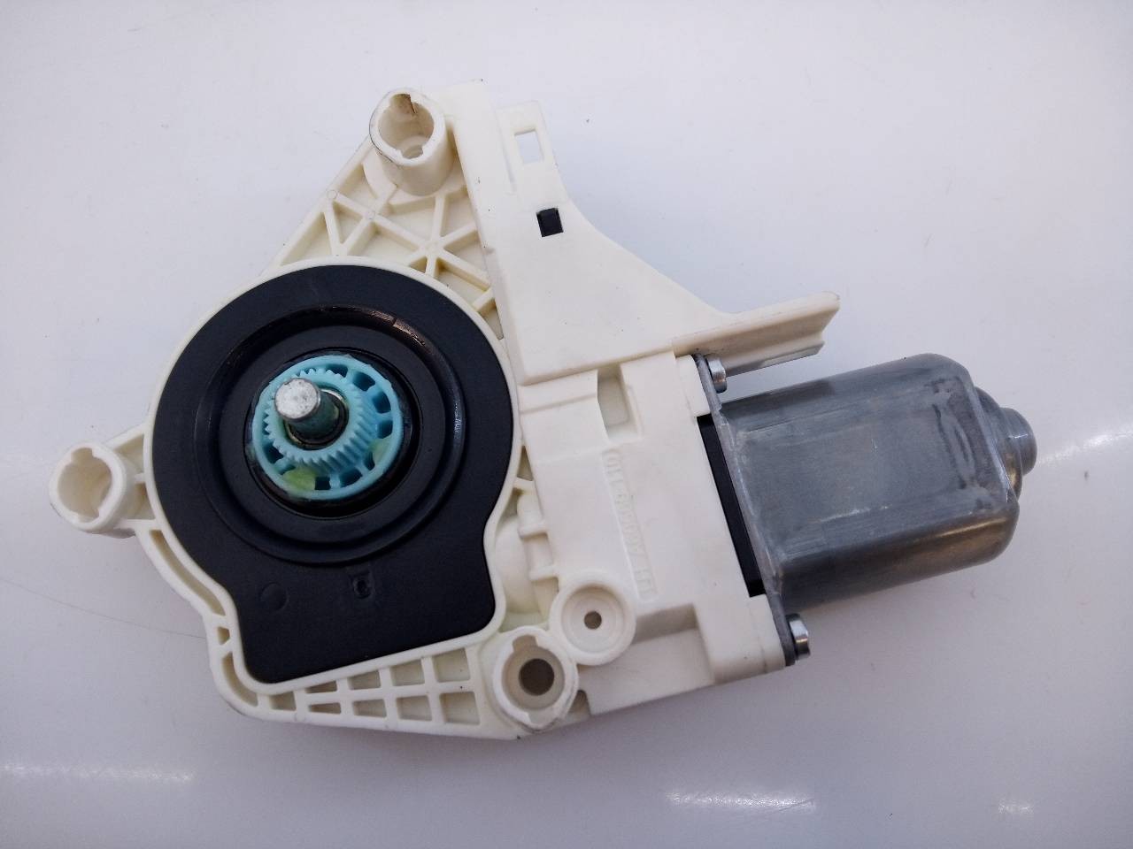 MOTOR ELEVALUNAS TRASERO IZQUIERDO PORSCHE CAYENNE (TYP 92AA) 8K0959812A / E1-A5-3-1 8K0959812AE1A531 - Vista 2