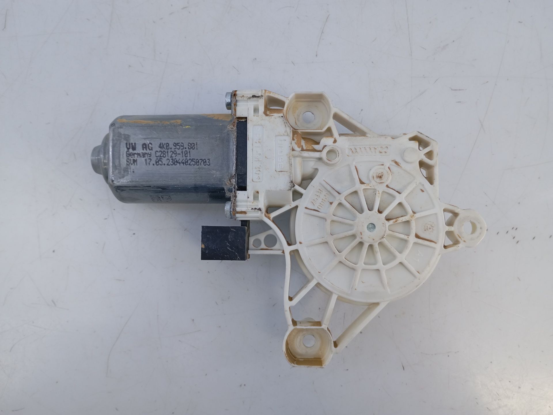 MOTOR ELEVALUNAS DELANTERO IZQUIERDO VOLKSWAGEN TOUAREG 4K0959801 / E1-A5-43-2 4K0959801E1A5432 - Vista 2