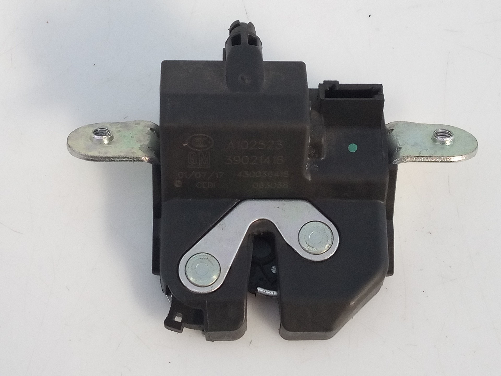 CERRADURA MALETERO / PORTON OPEL CORSA E A102523 / E2-B6-5-2 / 39021416 A102523E2B65239021416