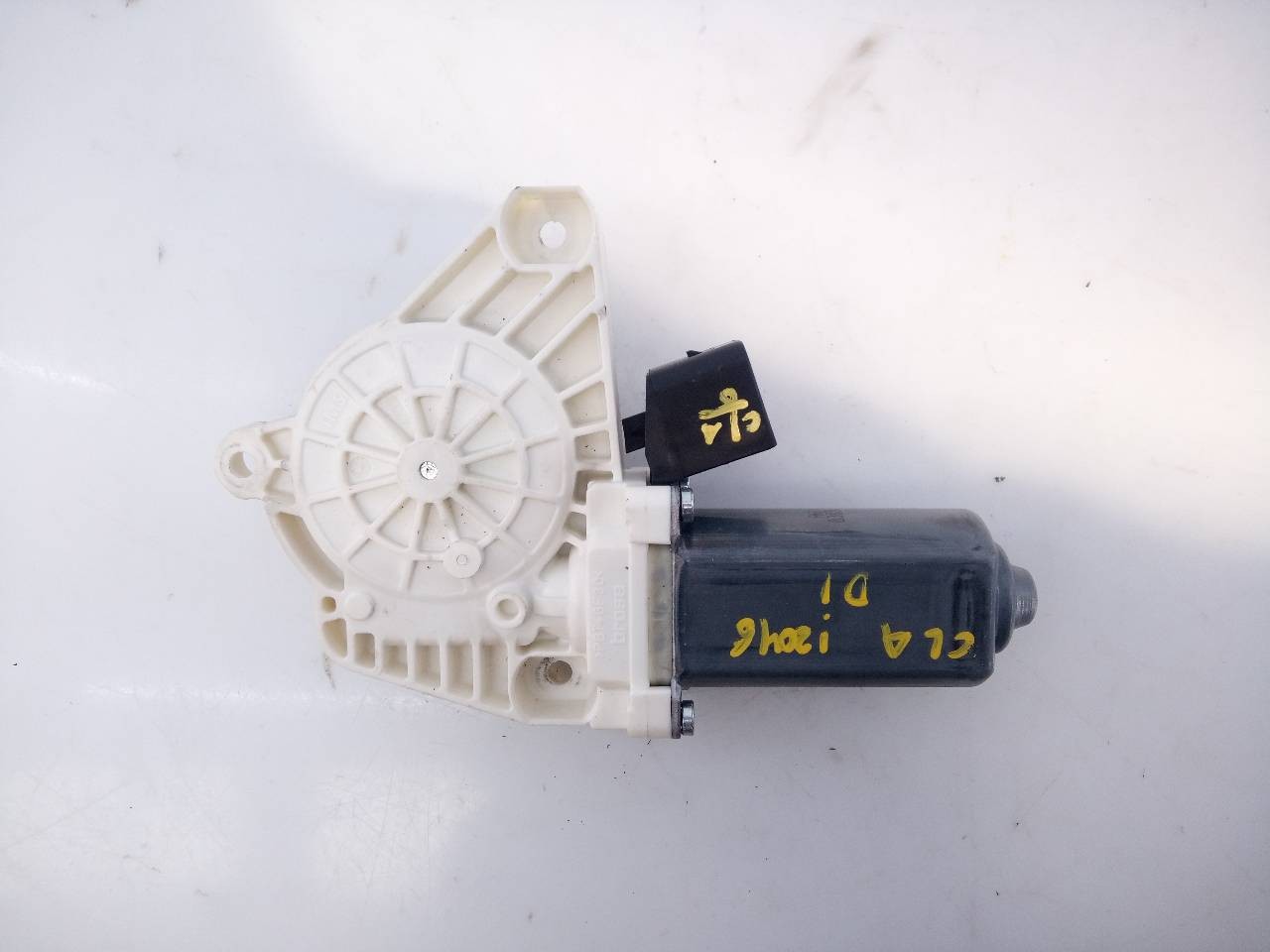 MOTOR ELEVALUNAS DELANTERO IZQUIERDO MERCEDES-BENZ CLASE CLA (W117) A61041112 / E1-A2-43-2 A61041112E1A2432