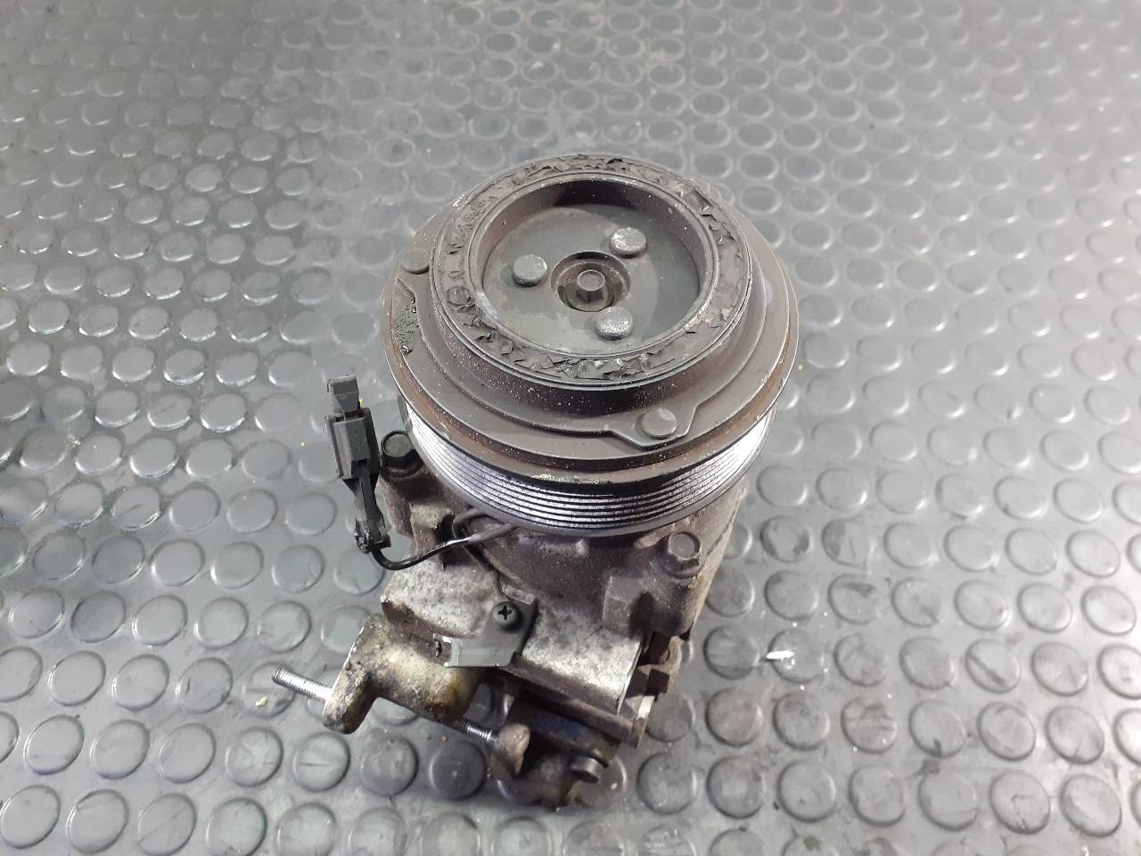 COMPRESOR AIRE ACONDICIONADO KIA SORENTO 977013E350 / P3-B3-19-1 977013E350P3B3191 - Vista 2
