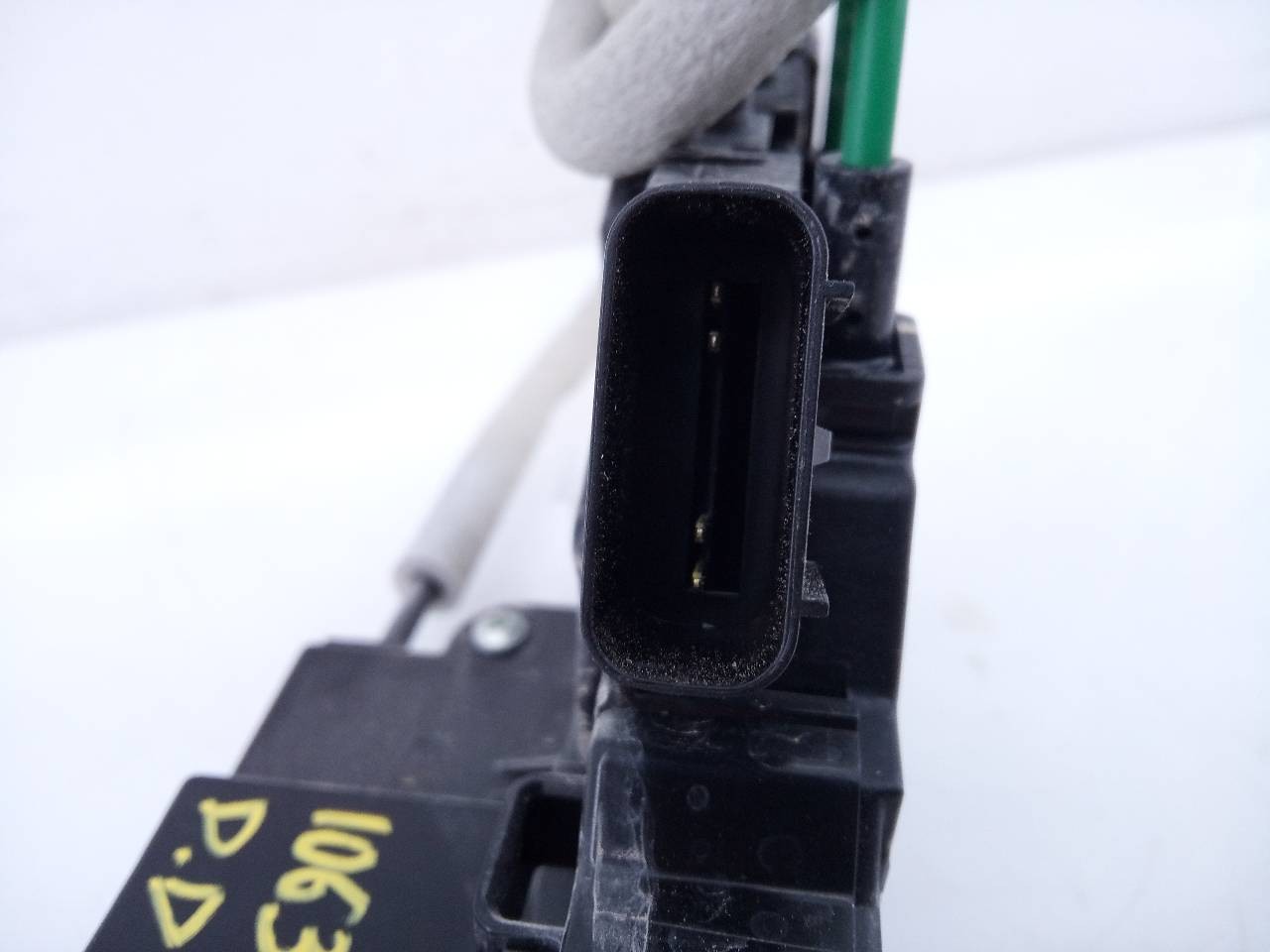CERRADURA PUERTA DELANTERA DERECHA SSANGYONG TIVOLI 7122035000 / E1-A3-44-1 7122035000E1A3441 - Vista 2