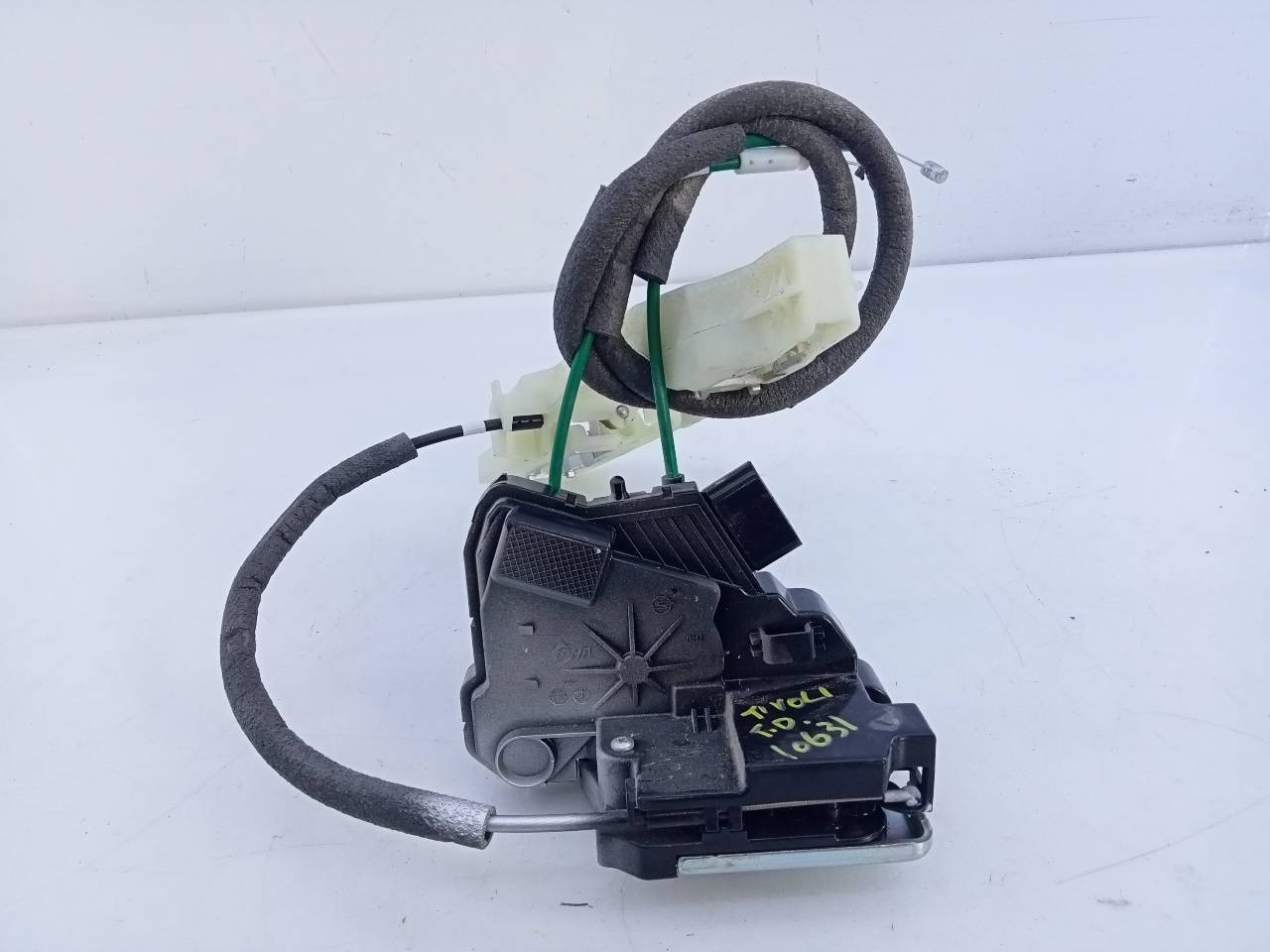 CERRADURA PUERTA TRASERA DERECHA SSANGYONG TIVOLI 7132035001 / E1-B3-52-2 7132035001E1B3522