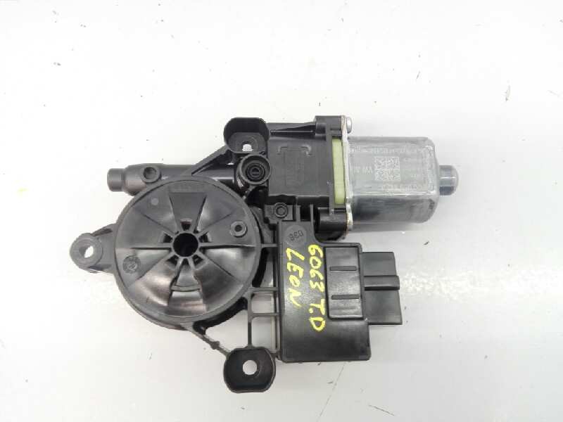 MOTOR ELEVALUNAS TRASERO DERECHO SEAT LEON (5F1) 5Q0959812A / E1-B6-36-1 / 0130822724 5Q0959812AE1B63610130822724
