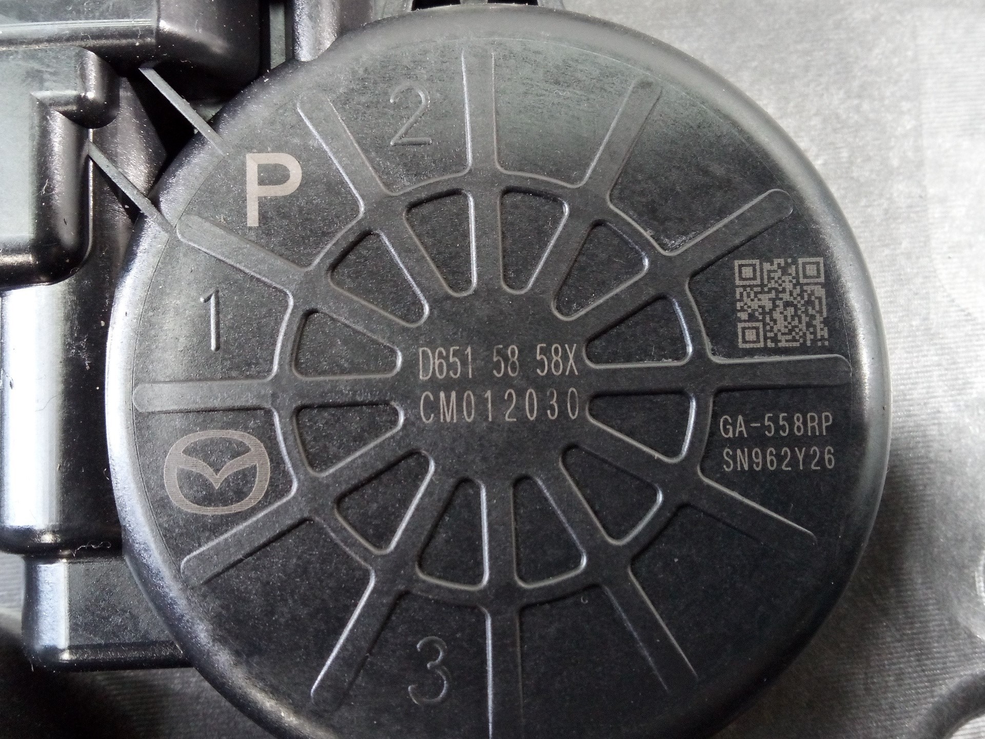 ELEVALUNAS TRASERO DERECHO MAZDA CX-5 D6515858X / P2-B4-28 / KD537297X D6515858XP2B428KD537297X - Vista 2