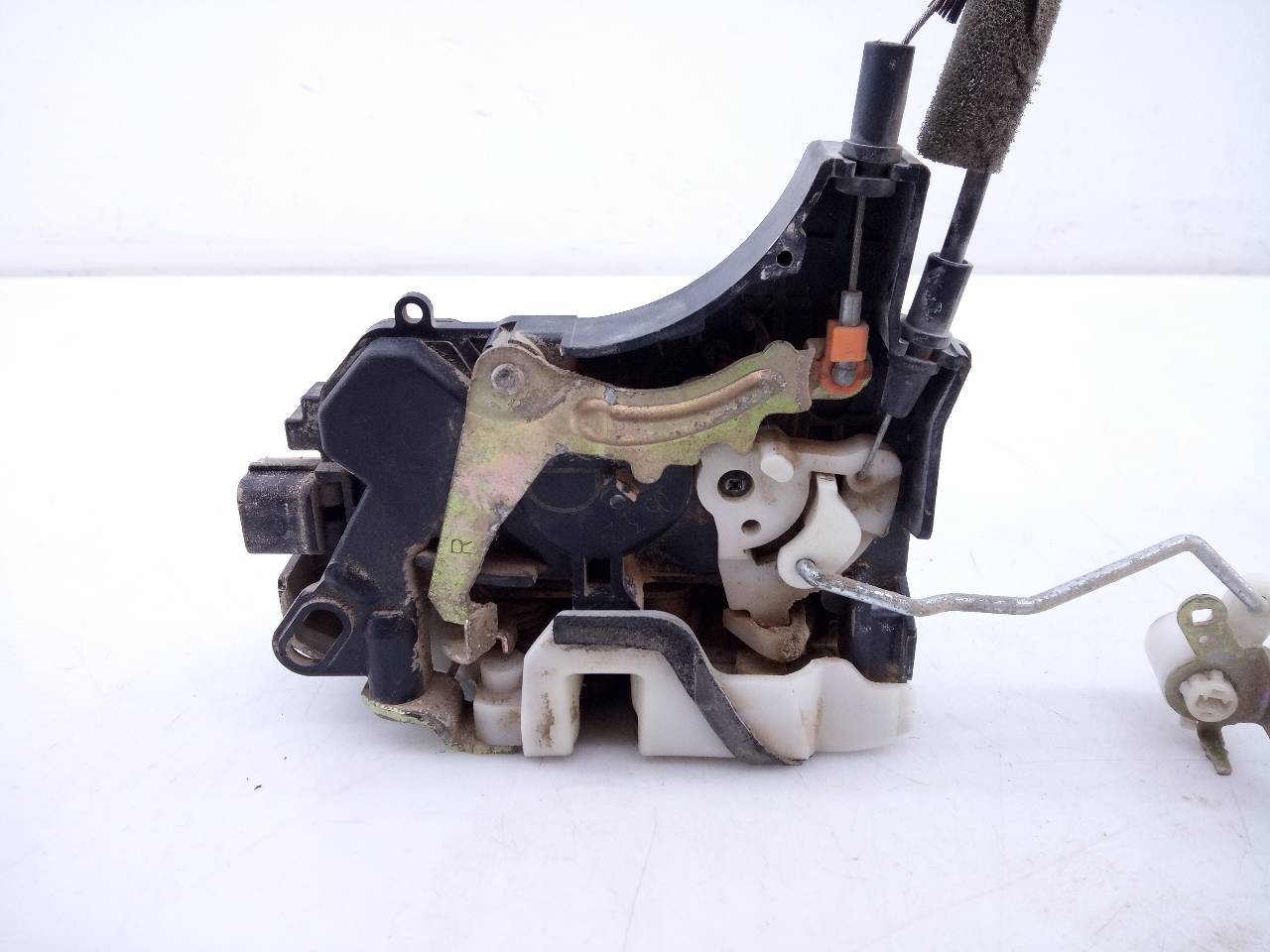 CERRADURA PUERTA DELANTERA DERECHA MITSUBISHI L 200 (KA0/KB0) E2-B4-61-2 E2B4612 - Vista 2