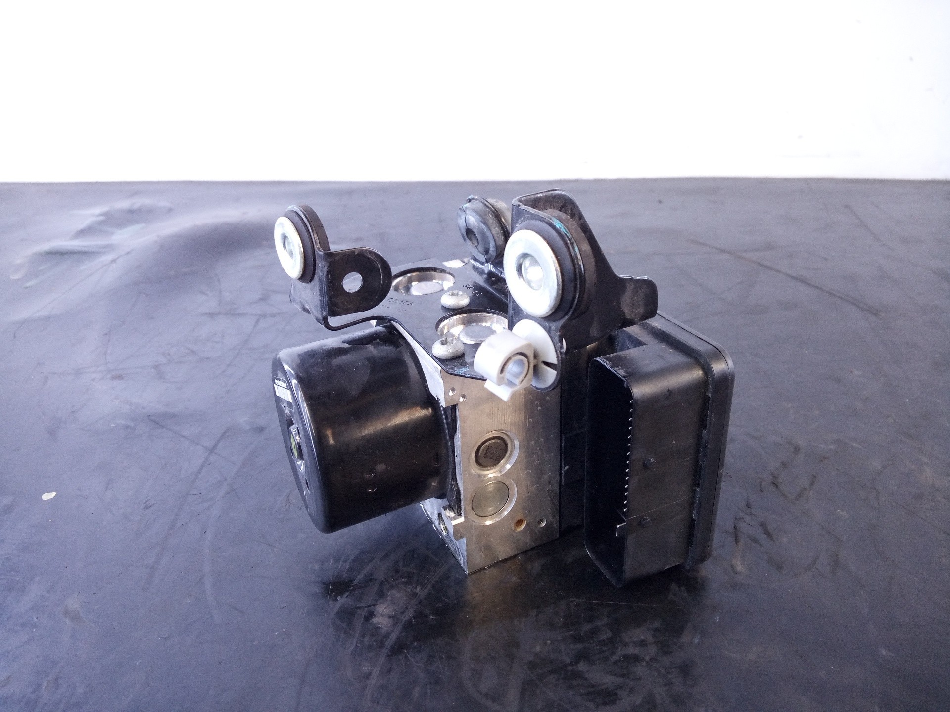ABS VOLVO V60 KOMBI P31423348 / P3-B8-17-3 / A426G14W366 P31423348P3B8173A426G14W366 - Vista 3