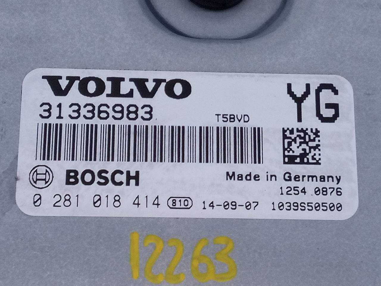 CENTRALITA MOTOR UCE VOLVO V60 KOMBI 31336983 / E3-B5-45-4 / 0281018414 31336983E3B54540281018414 - Vista 3