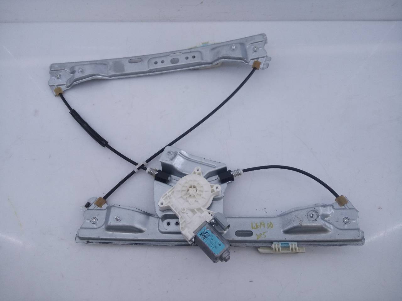 ELEVALUNAS DELANTERO DERECHO DR DR5 J686104120BA / E2-A3-61-2 J686104120BAE2A3612