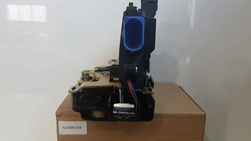 CERRADURA PUERTA TRASERA DERECHA UNIVERSAL CERRADURA 7L0839016 / T2-4-A9-4 / NUEVO 7L0839016T24A94NUEVO