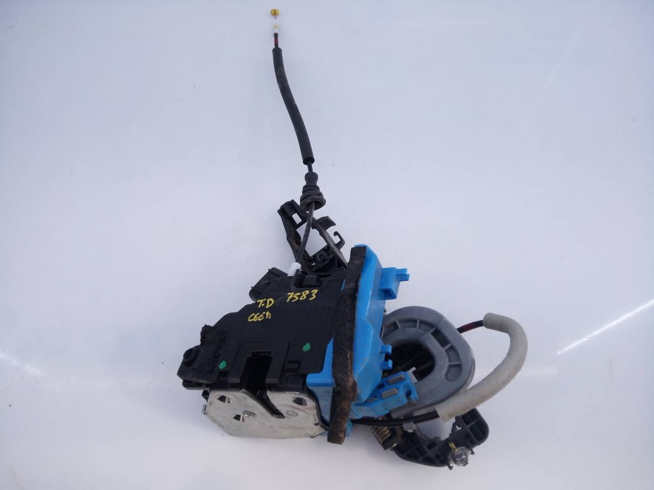 CERRADURA PUERTA TRASERA DERECHA KIA CEE´D 81420A2400 / E2-B5-9-2 81420A2400E2B592