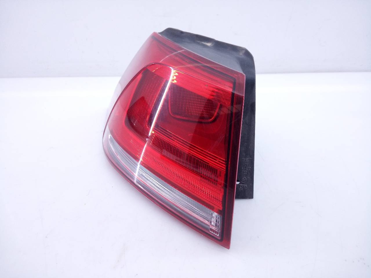 PILOTO TRASERO IZQUIERDO VOLKSWAGEN GOLF VII LIM. 5G0945095M / E1-B6-31-2 5G0945095ME1B6312 - Vista 3