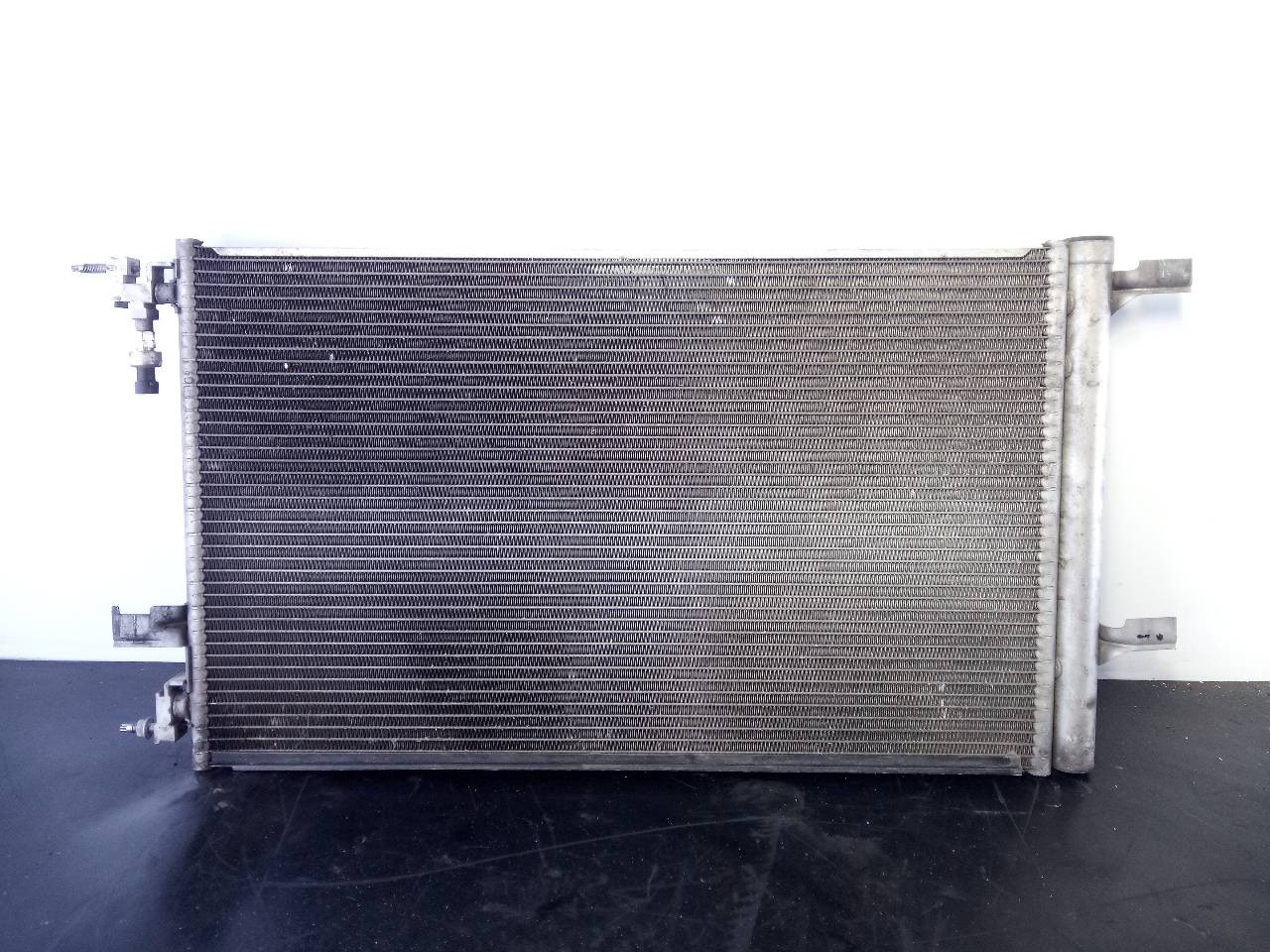 CONDENSADOR / RADIADOR AIRE ACONDICIONADO OPEL ASTRA J LIM. 13377763 / P2-B5-9 / 1385C8135 13377763P2B591385C8135 - Vista 2