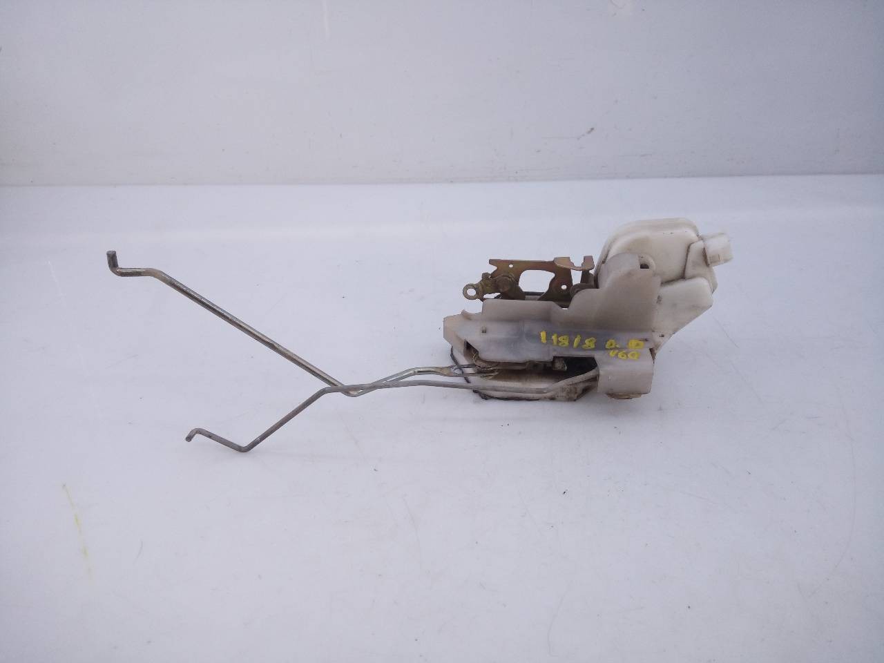 CERRADURA PUERTA DELANTERA DERECHA MITSUBISHI MONTERO (V60/V70) E2-B4-61-1 E2B4611