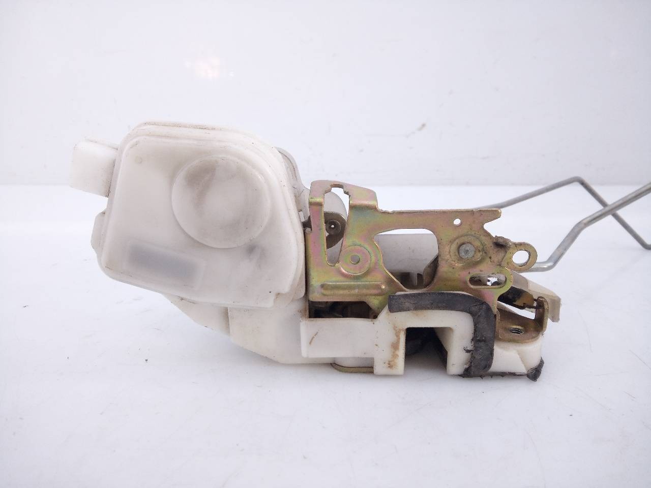 CERRADURA PUERTA DELANTERA DERECHA MITSUBISHI MONTERO (V60/V70) E2-B4-61-1 E2B4611 - Vista 2