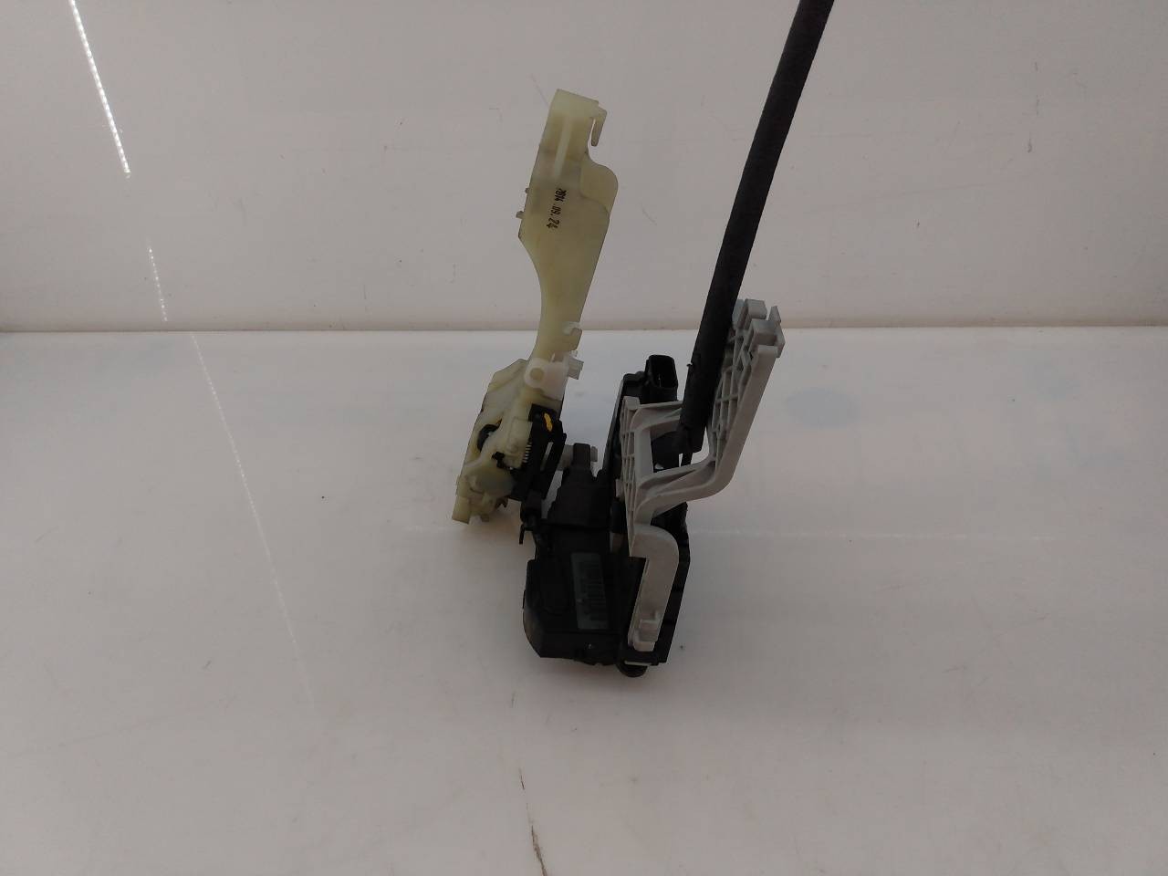CERRADURA PUERTA DELANTERA DERECHA KIA SPORTAGE 813203U010 / E2-B5-15-1 813203U010E2B5151 - Vista 2