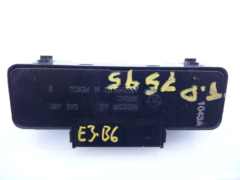 MANDO ELEVALUNAS TRASERO IZQUIERDO JEEP CHEROKEE (KJ) 56010091 / E3-B6-22-5 56010091E3B6225 - Vista 3