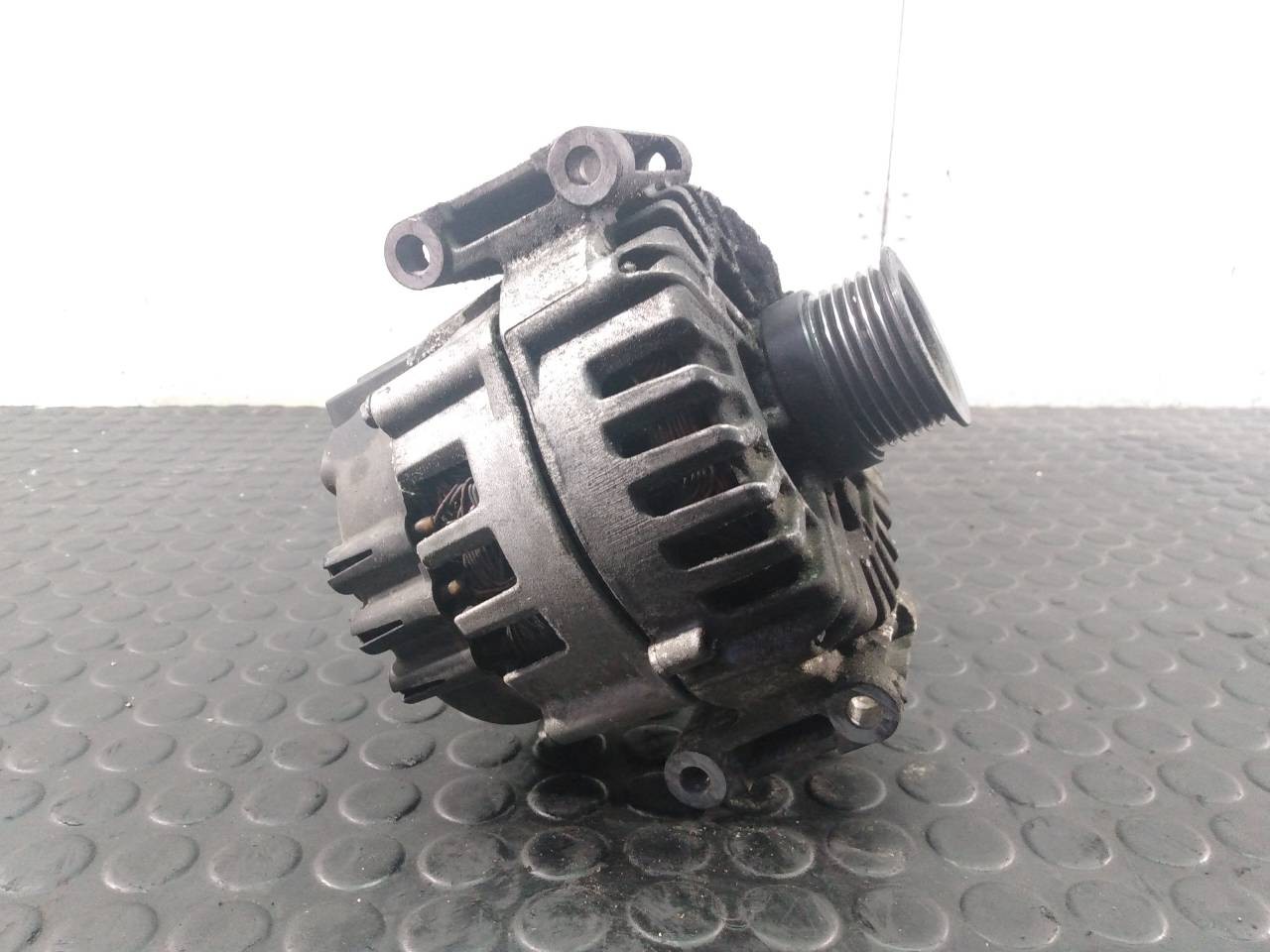 ALTERNADOR MERCEDES-BENZ CLASE CLS (W218) A0009067702 / P3-A4-23-3 / FG18S128 A0009067702P3A4233FG18S128