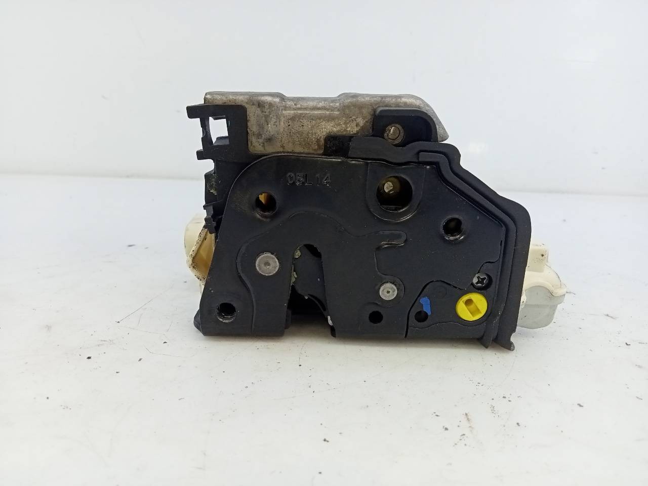 CERRADURA PUERTA TRASERA IZQUIERDA AUDI A6 AVANT (4G5) 4G0839015 / E1-B6-52-1 4G0839015E1B6521