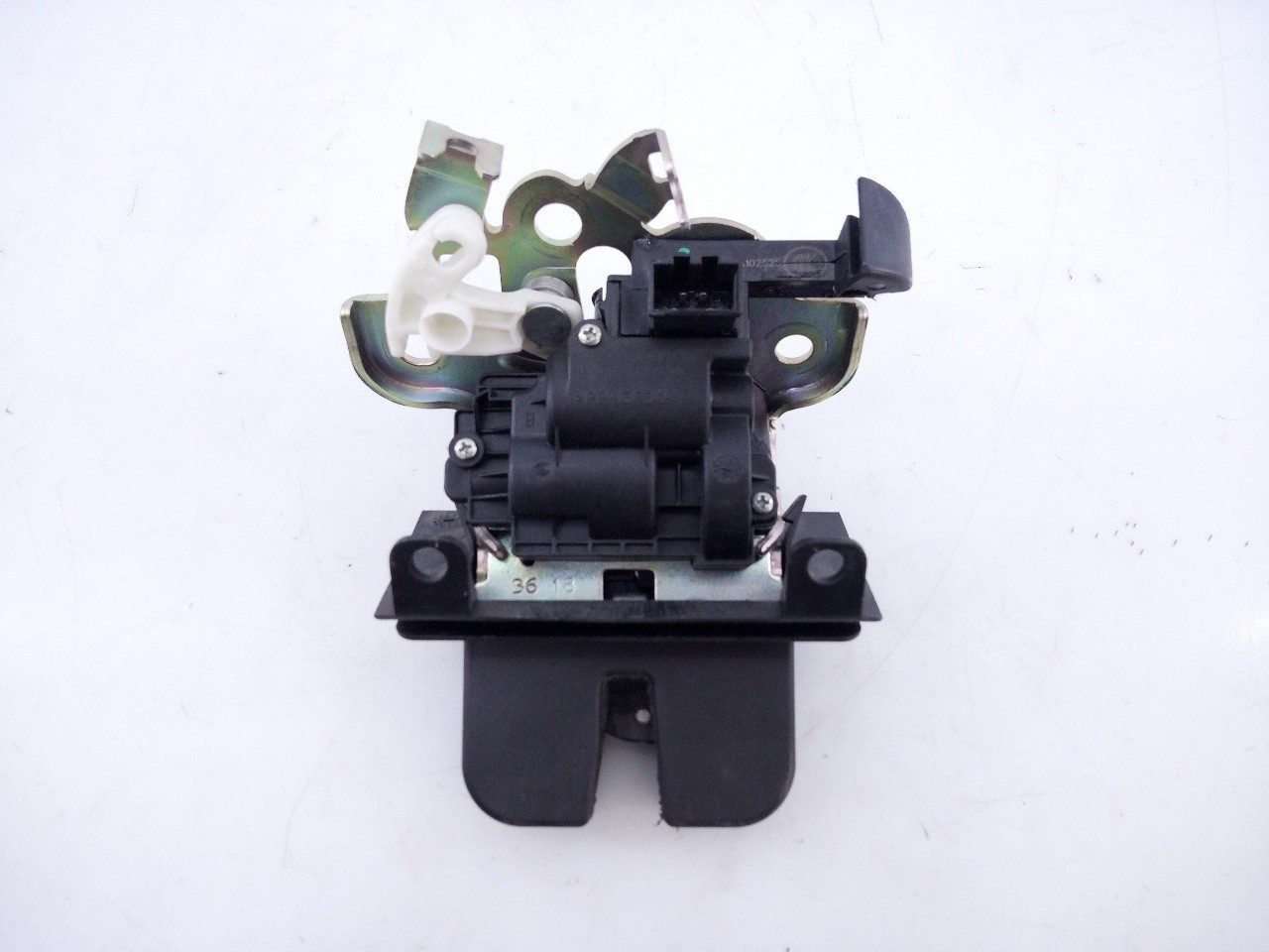 CERRADURA MALETERO / PORTON SKODA RAPID 8R0827505A / E1-A5-39-2 8R0827505AE1A5392 - Vista 2