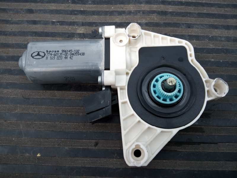 MOTOR ELEVALUNAS DELANTERO DERECHO MERCEDES-BENZ CLASE A (W169) A1698204442 / E1-A2-3-1 / 996145102 A1698204442E1A231996145102 - Vista 3