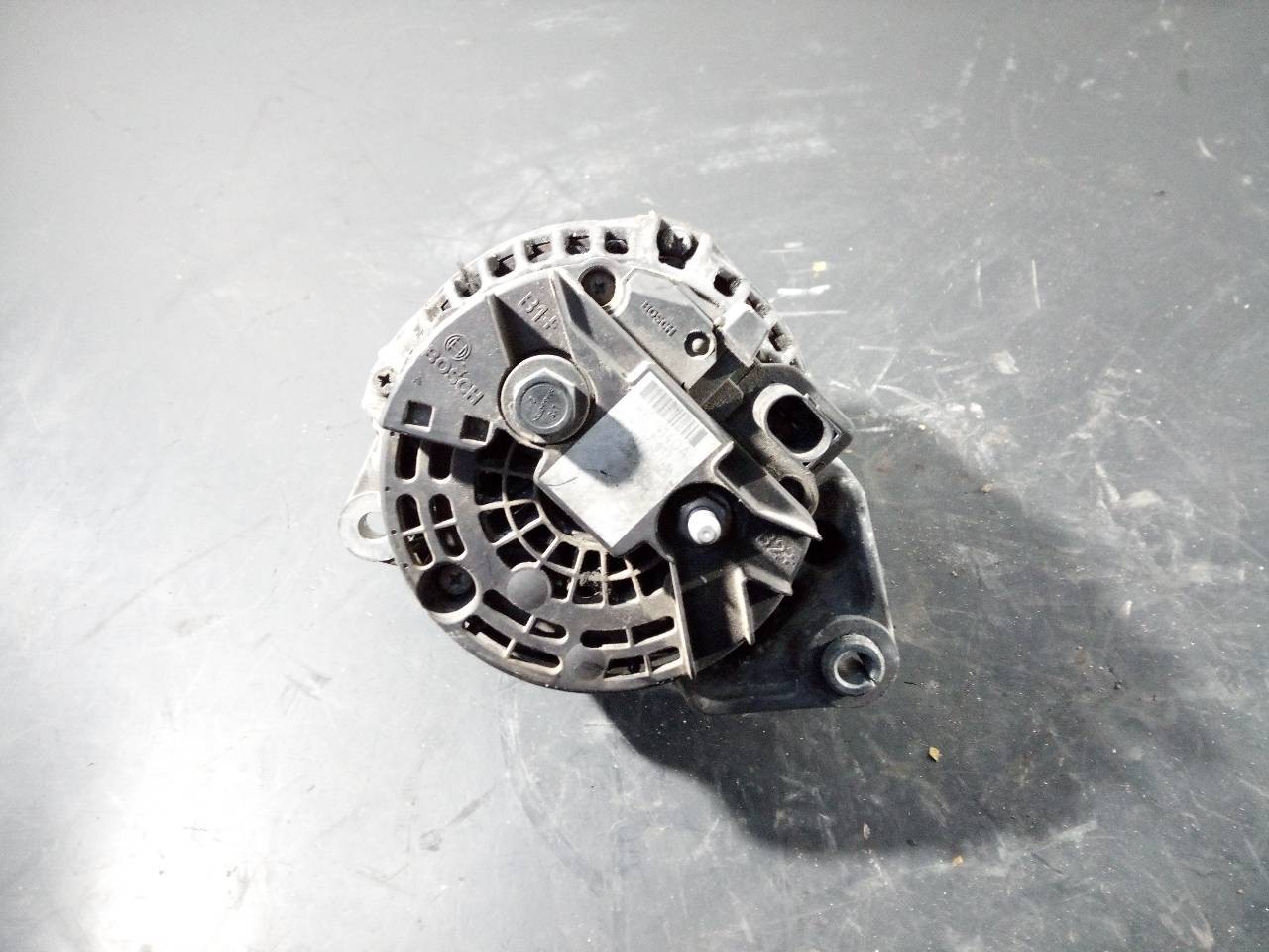 ALTERNADOR IVECO DAILY CAJA ABIERTA 504057813 / P3-B6-8-1 / 0124525064 504057813P3B6810124525064 - Vista 2
