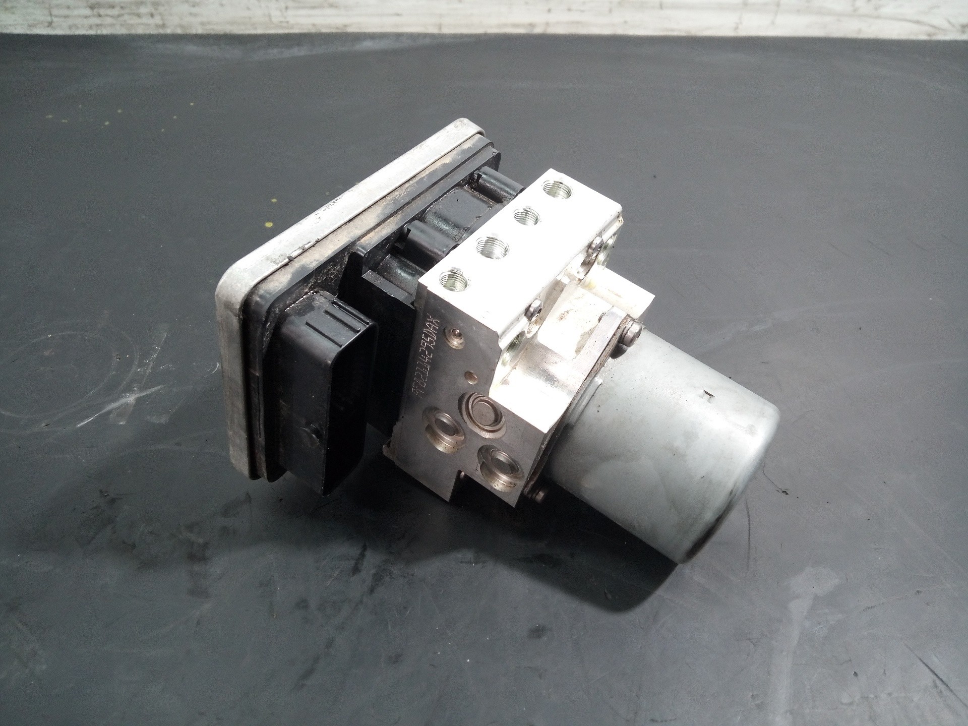 ABS BMW SERIE X3 (G01) 3451689227401 / P3-B8-24-1 / DS689227401 3451689227401P3B8241DS689227401 - Vista 2