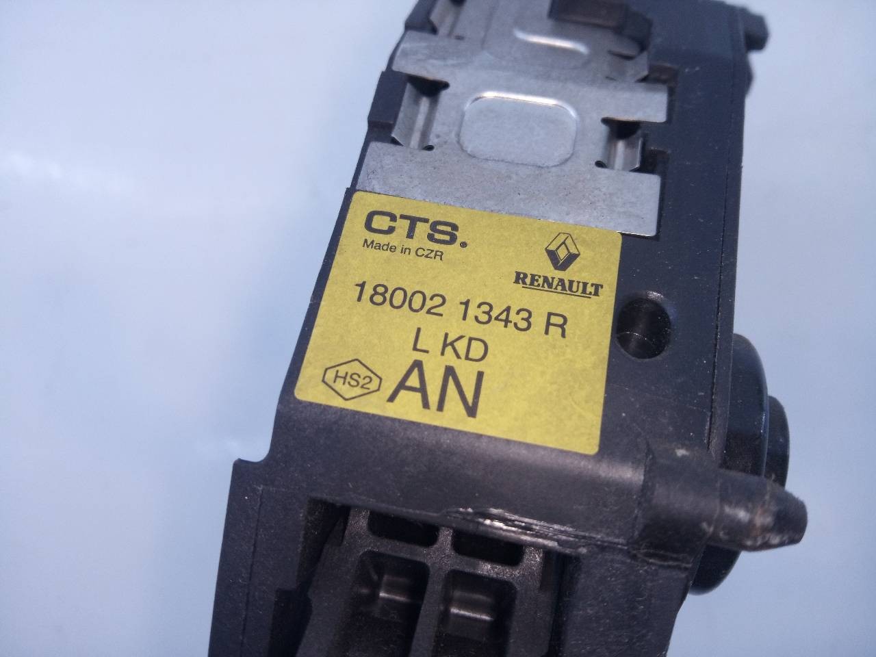 PEDAL ACELERADOR DACIA LODGY 180021343R / E2-A1-28-6 180021343RE2A1286 - Vista 3
