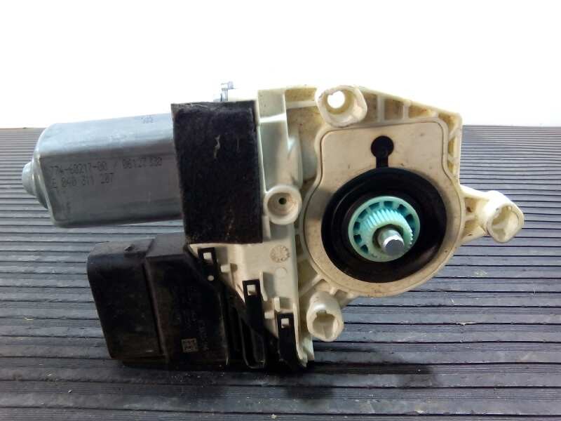 MOTOR ELEVALUNAS TRASERO DERECHO SEAT ALTEA (5P1) 1K0959704M / E1-B6-24-2 1K0959704ME1B6242 - Vista 3