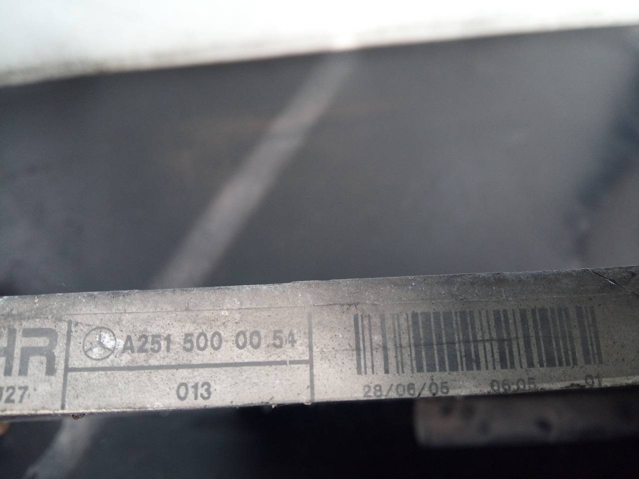 CONDENSADOR / RADIADOR AIRE ACONDICIONADO MERCEDES-BENZ CLASE M (W164) A2515000054 / P2-A4-2 A2515000054P2A42 - Vista 3