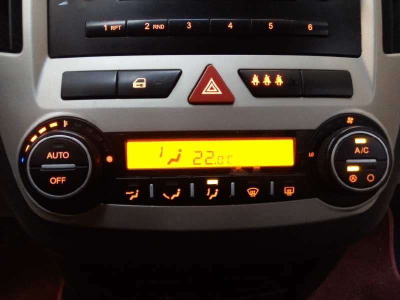 MANDO CLIMATIZADOR KIA CEE´D 972501H600 / E3-A3-26-4 / BK4009 972501H600E3A3264BK4009 - Vista 2