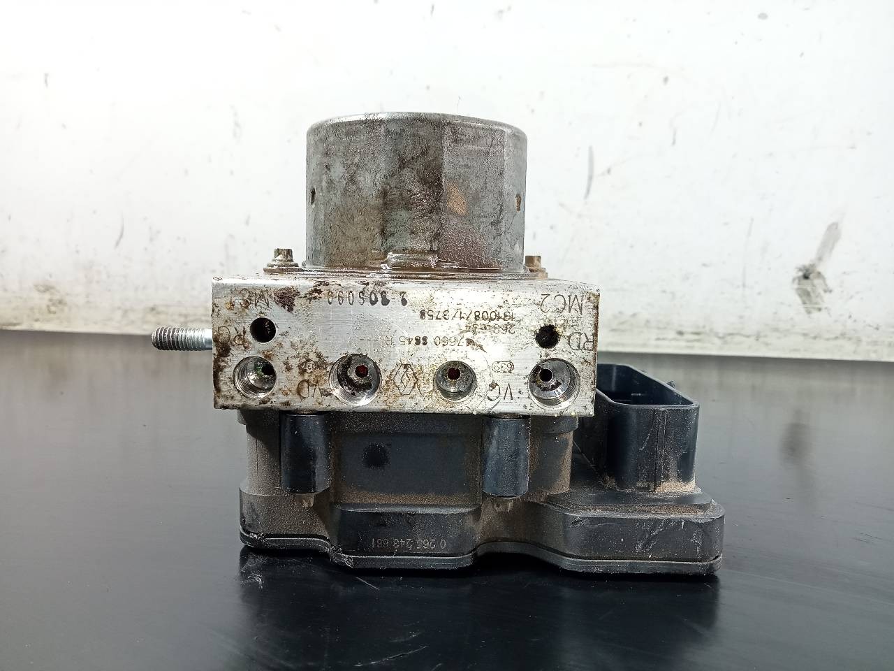 ABS DACIA DUSTER 476608845R / P3-A8-29-5 476608845RP3A8295 - Vista 3
