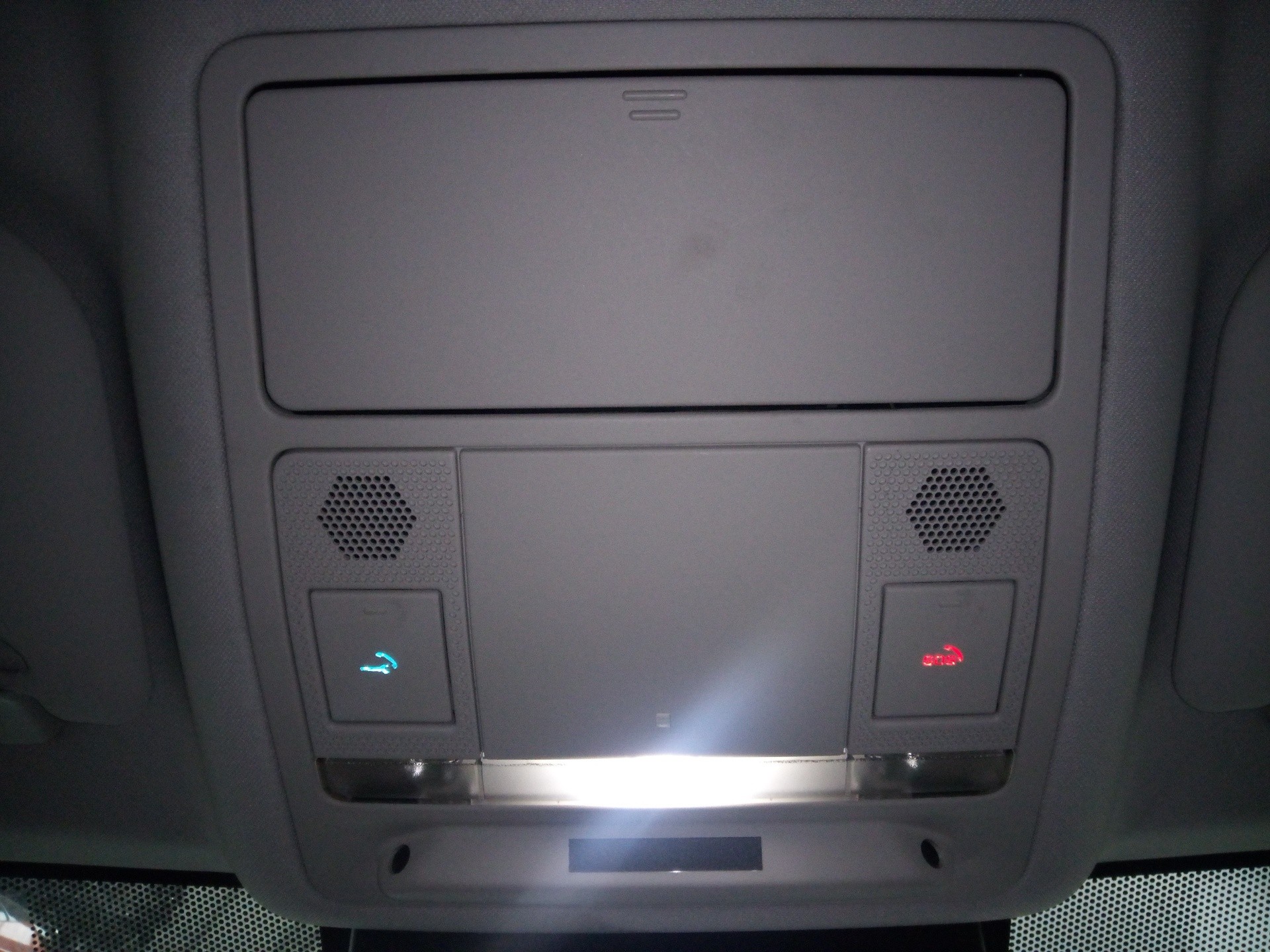 LUZ INTERIOR JAGUAR XE GX73519A58 / E2-B3-60-2 GX73519A58E2B3602 - Vista 2