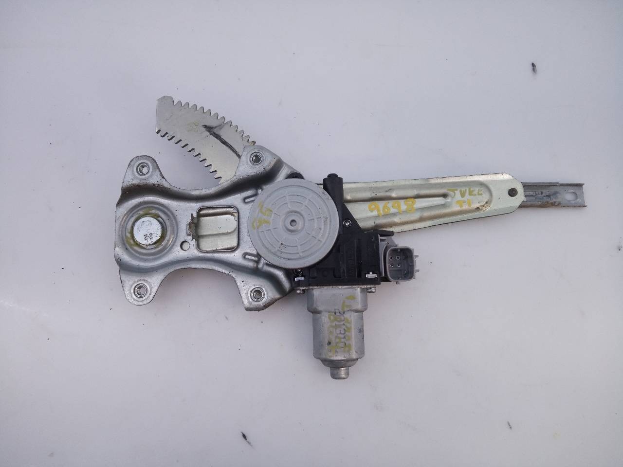 ELEVALUNAS TRASERO IZQUIERDO NISSAN JUKE (F15) 82730CV01B / E2-A4-61-2 82730CV01BE2A4612