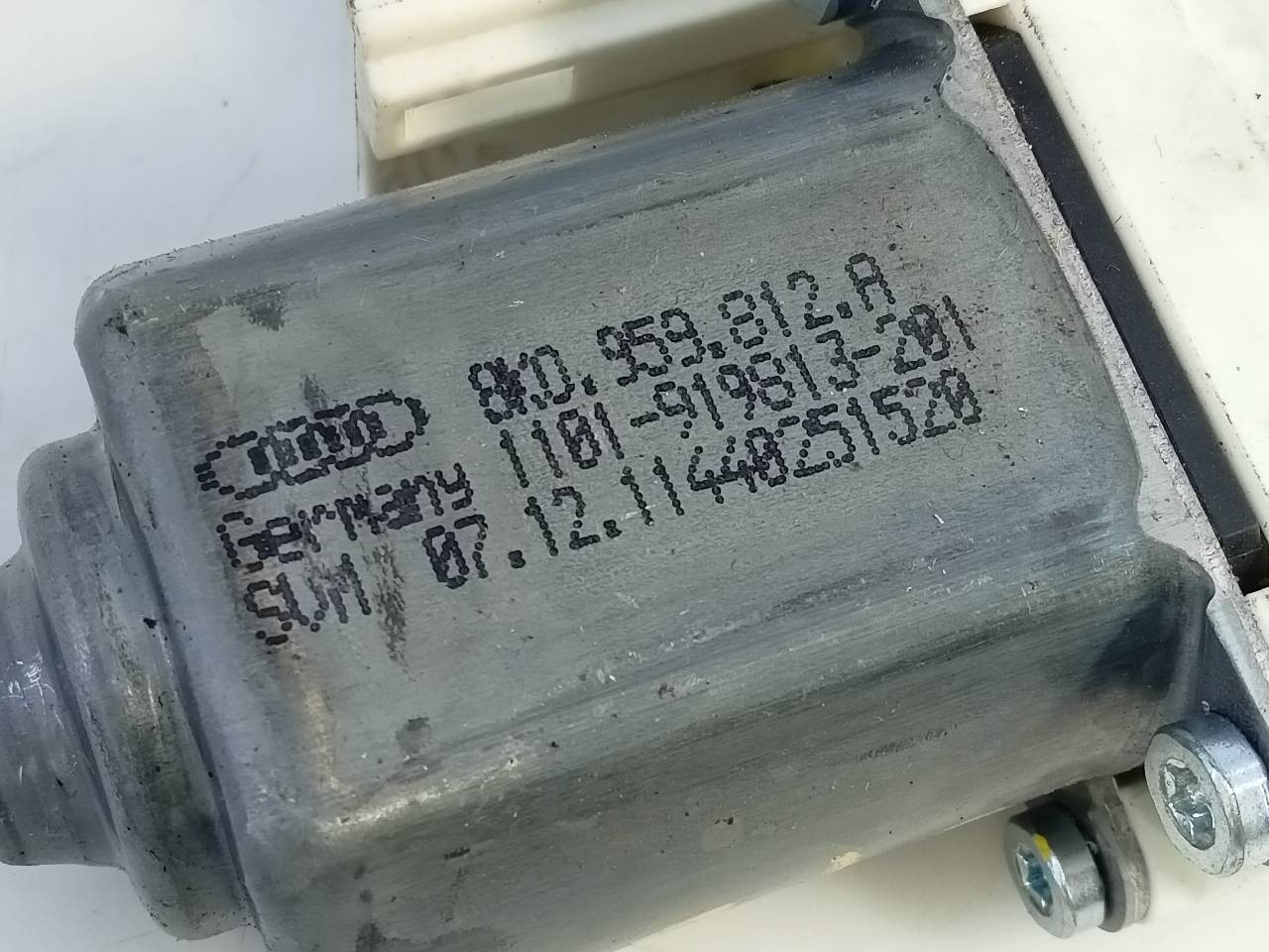 MOTOR ELEVALUNAS DELANTERO DERECHO AUDI A6 AVANT (4G5) 8K0959812A / E1-B6-52-2 8K0959812AE1B6522 - Vista 3