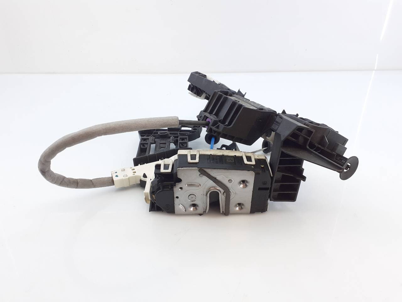 CERRADURA PUERTA TRASERA IZQUIERDA MERCEDES-BENZ CLASE A (W176) A2047602134 / E1-A2-3-2 / A358601 A2047602134E1A232A358601 - Vista 3