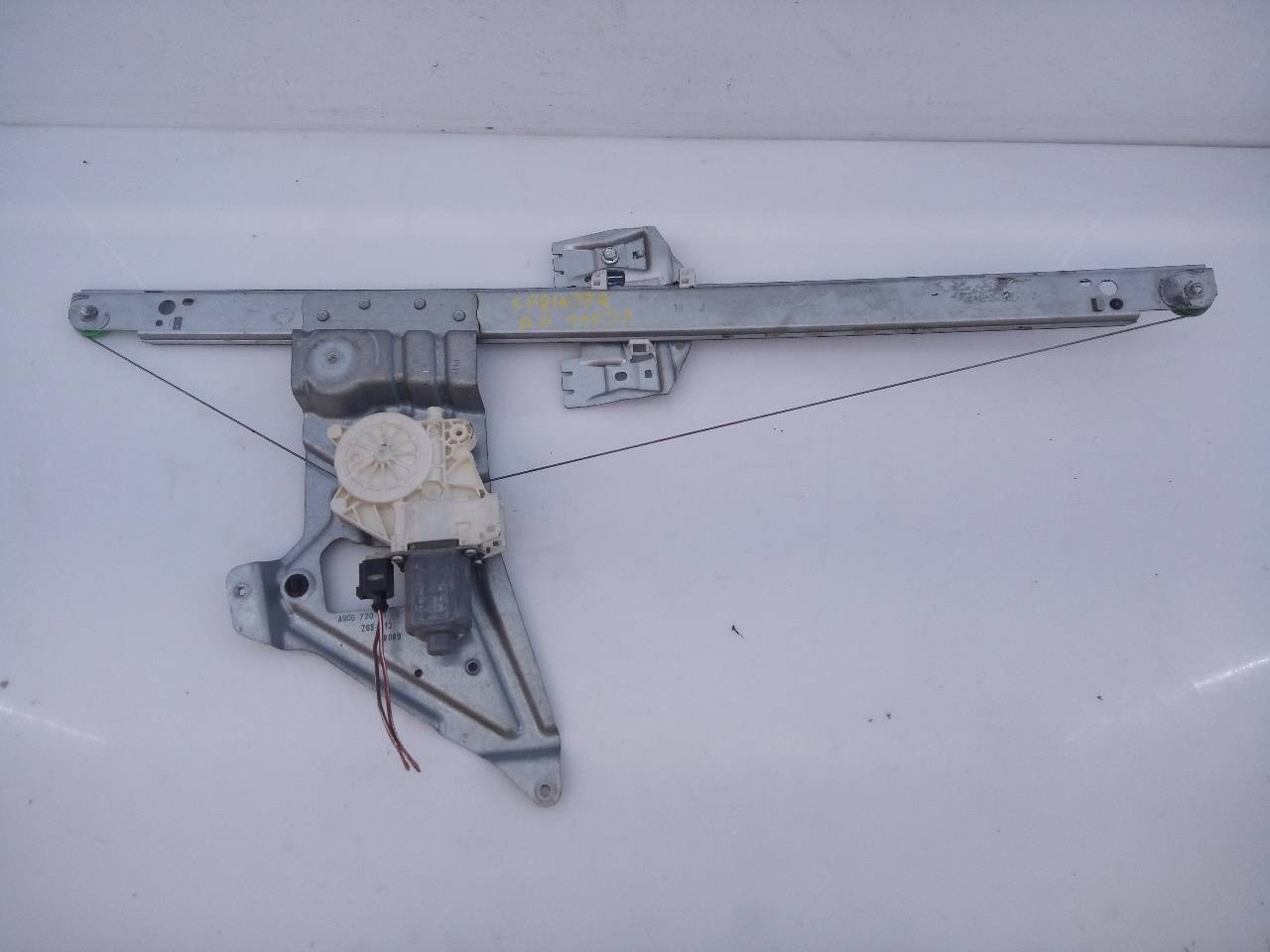 ELEVALUNAS DELANTERO DERECHO MERCEDES-BENZ SPRINTERII CAJA CERRADA (DESDE 01.06) A0068205542 / E1-A2-28-1 / 995184103 A0068205542E1A2281995184103