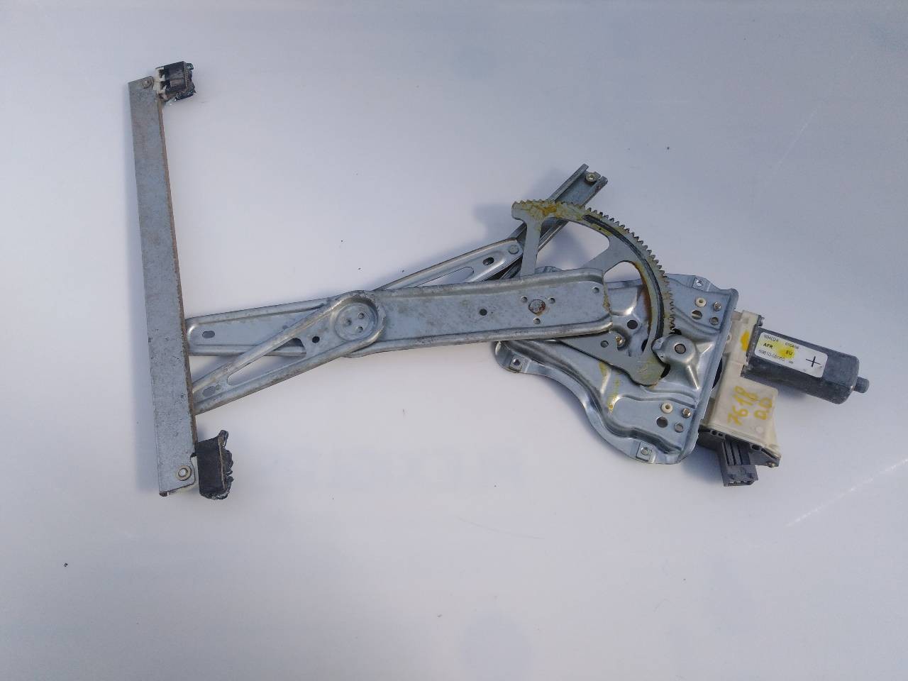 ELEVALUNAS DELANTERO DERECHO TOYOTA AVENSIS BERLINA (T25) 6981005050 / E2-B4-61-2 / 994024 6981005050E2B4612994024